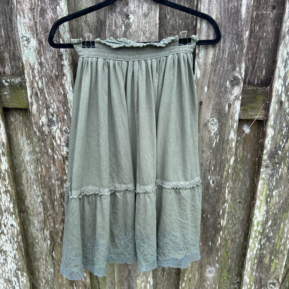 NWOT American Eagle Olive Embroidered Lace Hem Skirt Small Boho Cottagecore